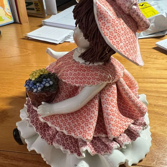 Zampiva Sitting Girl Doll brand new in original box - Picture 7 of 11